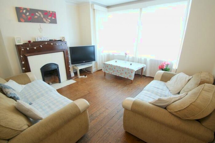 4 Bedroom Terraced House To Rent In Headingley Mount, Headingley, Leeds, LS6