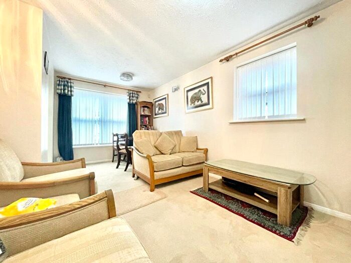 2 Bedroom Apartment To Rent In Charles Place, Kings Road, Reading, Berkshire, RG1
