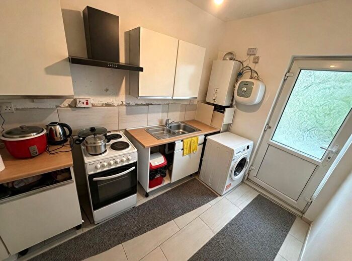 2 Bedroom Apartment To Rent In Dudley Road, B18