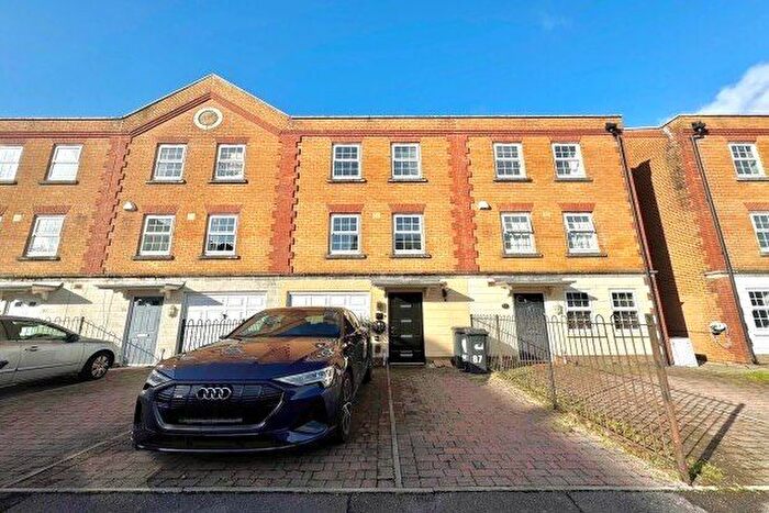 3 Bedroom Town House To Rent In St. Georges Drive, Bournemouth, BH11