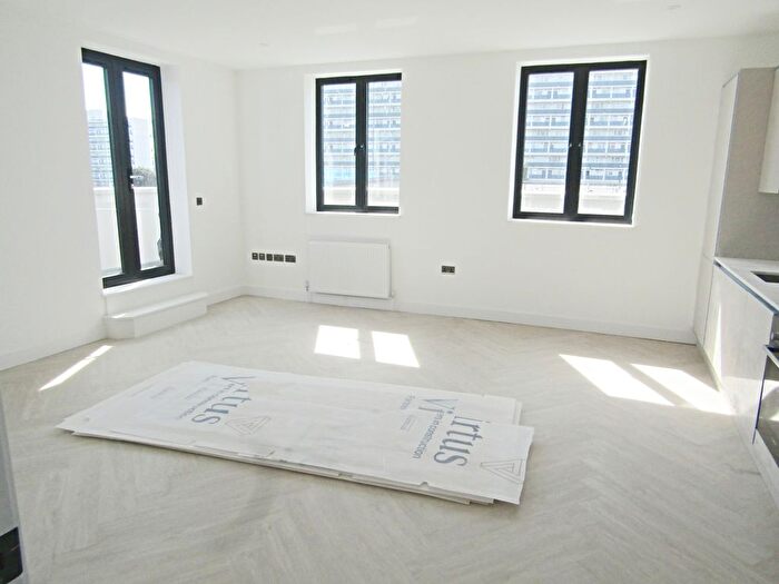 2 Bedroom Flat To Rent In Barnabas Road, Hackney, E9