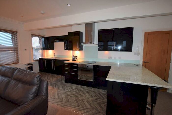 2 Bedroom Apartment To Rent In Wilmslow Road, Manchester, M20