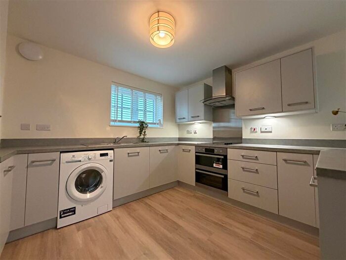 1 Bedroom Flat To Rent In Peartree Road, Warwick, CV34