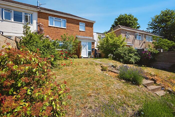 4 Bedroom Terraced House For Sale In Rawlence Road, Salisbury, SP2