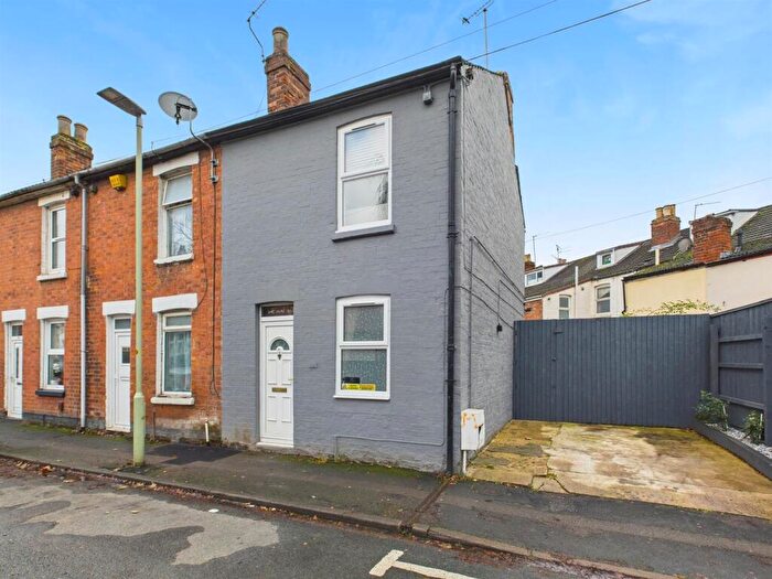 2 Bedroom End Of Terrace House For Sale In New Street, Gloucester, GL1
