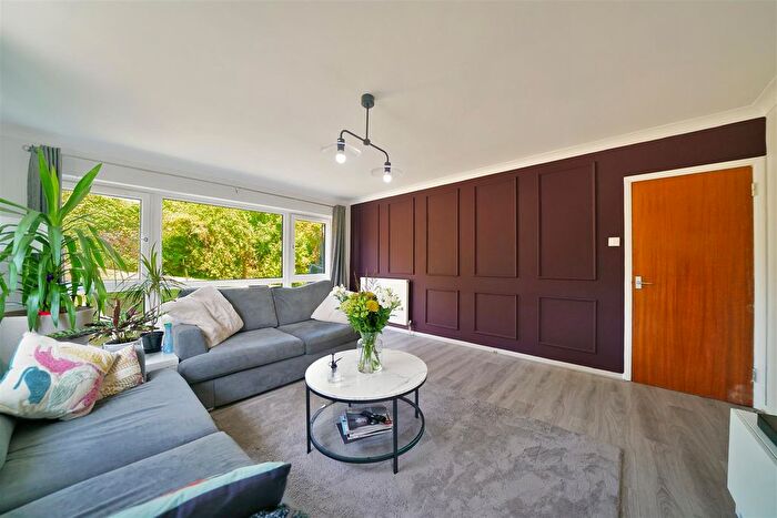 2 Bedroom Flat To Rent In Lantern Close, Wembley, HA0