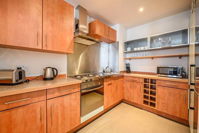 1 Bedroom Flat To Rent In City Road, Islington, London, EC1V