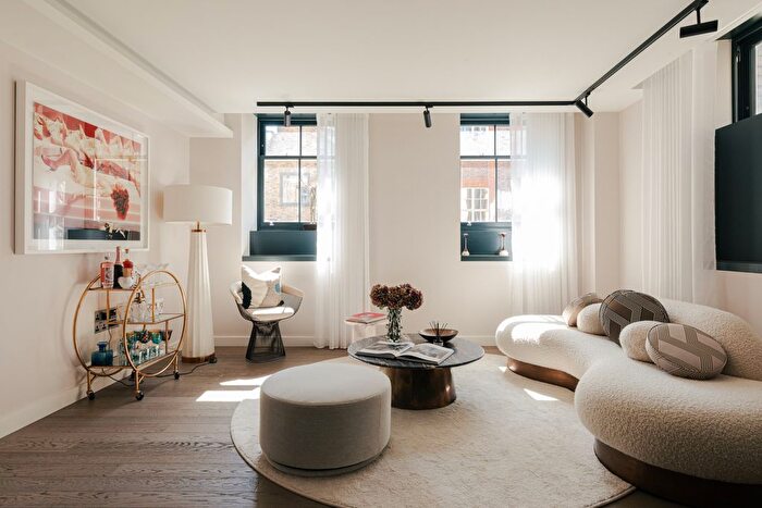 2 Bedroom Flat For Sale In Chapter House, Covent Garden, WC2B