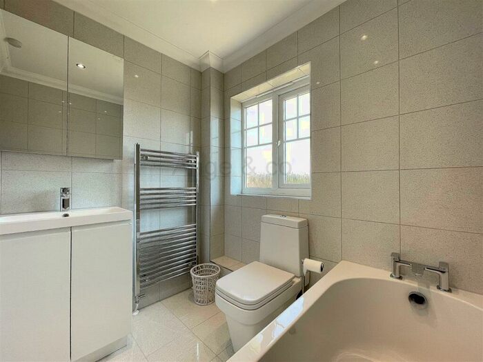 4 Bedroom Detached House For Sale In Noahs Drive, Kessingland, Lowestoft, NR33