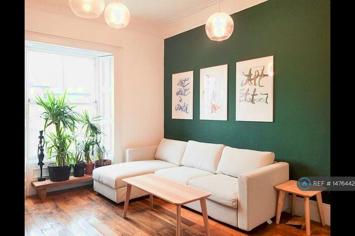 2 Bedroom Flat To Rent In Morningside Road, Edinburgh, EH10