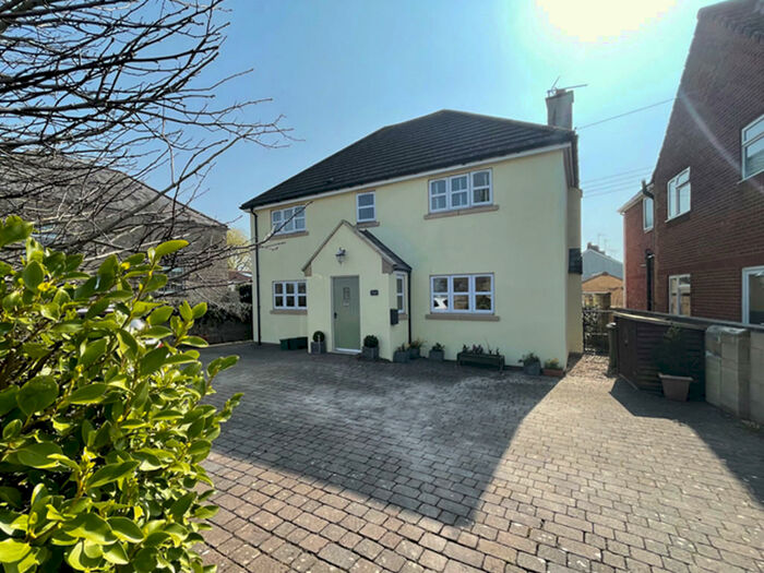 4 Bedroom Detached House For Sale In Luckington Road, Acton Turville, Badminton, GL9