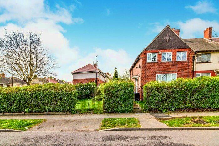 3 Bedroom End Of Terrace House To Rent In Raisen Hall Road, Sheffield, South Yorkshire, S5