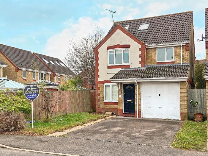 4 Bedroom Detached House To Rent In Whitby Close, Farnborough, Hampshire, GU14
