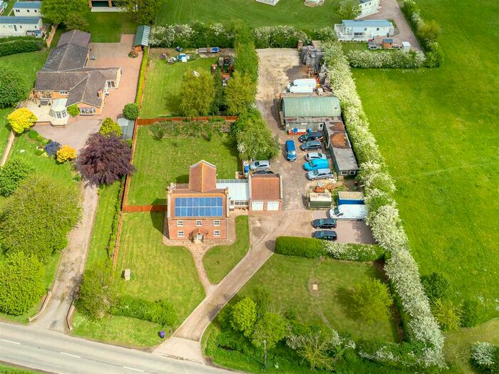 Houses for sale & to rent in PE20 1SG, Swineshead Road, Frampton And