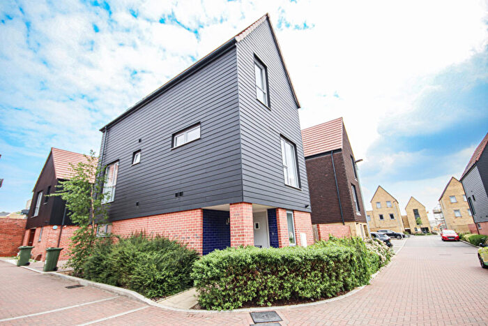 3 Bedroom Detached House To Rent In Cherry HintonClose, Western Cross, Ebsfleet, Kent, DA10