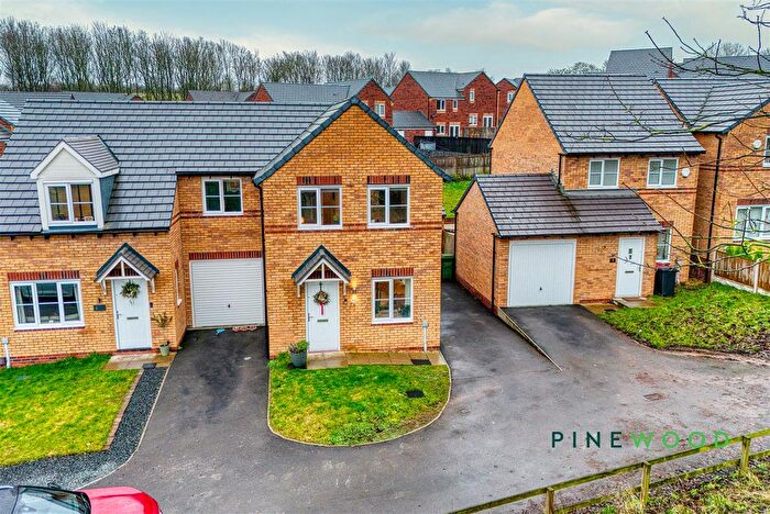 3 Bedroom Semi Detached House For Sale In Rosewood Avenue, Bolsover, Chesterfield, Derbyshire, S44