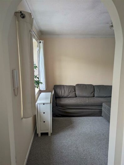 1 Bedroom Apartment To Rent In Roegate Drive, St. Annes Park, Bristol, BS4