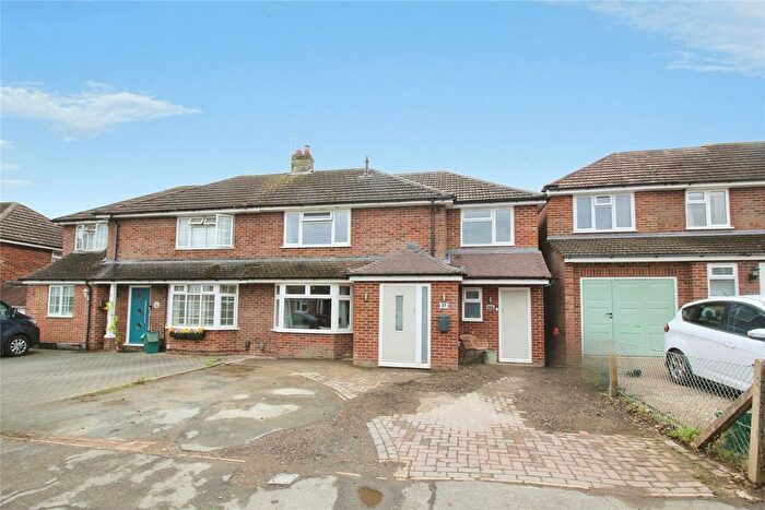 5 Bedroom Semi Detached House For Sale In Compton Avenue, Tilehurst, Reading, RG31