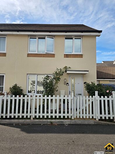 3 Bedroom Semi-Detached House To Rent In Pear Tree Leaze, Bristol, South Gloucestershire, BS34