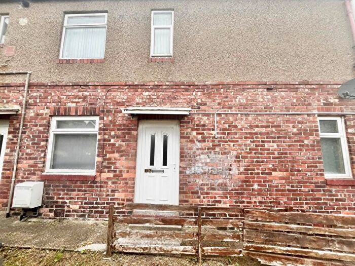 2 Bedroom Flat To Rent In Railton Gardens, Gateshead, NE9