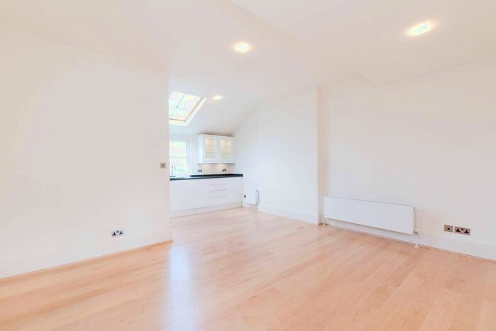 2 Bedroom Flat For Sale In Albert Square, Stockwell, London, SW8