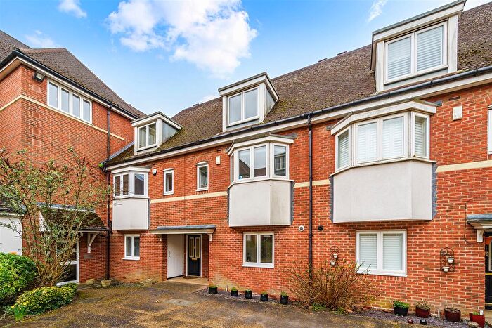 4 Bedroom Town House For Sale In Wingfield Court, Banstead, SM7