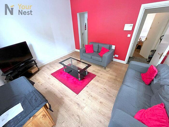 5 Bedroom End Of Terrace House To Rent In Westfield Road, Hyde Park, Leeds, LS3