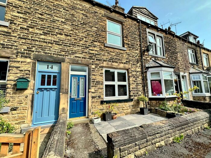 3 Bedroom Terraced House To Rent In Bateson Street, Bradford, BD10