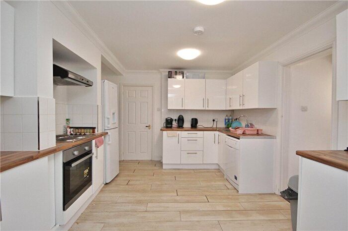 5 Bedroom Semi-Detached House To Rent In Fentum Road, Guildford, Surrey, GU2