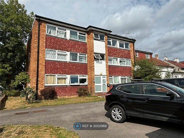 2 Bedroom Flat To Rent In Barley Lane, Ilford, IG3