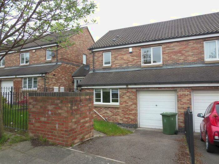 3 Bedroom Semi-Detached House To Rent In Village Heights, Central, Gateshead, NE8