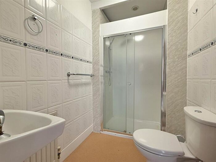 2 Bedroom Detached Bungalow For Sale In Limers Lane, Northam, Bideford, EX39