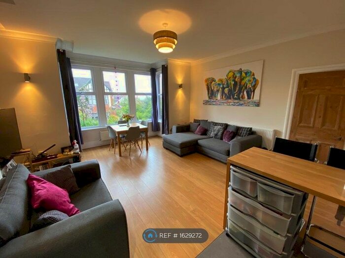 2 Bedroom Flat To Rent In Arncliffe Road, Leeds, LS16