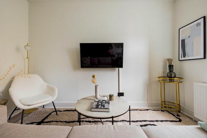 2 Bedroom Flat To Rent In Longridge Road, London, SW5