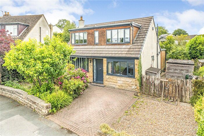 4 Bedroom Detached House For Sale In Hall Drive, Burley In Wharfedale, Ilkley, West Yorkshire, LS29