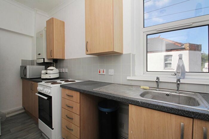 2 Bedroom Apartment To Rent In Barry Road, Barry., CF63