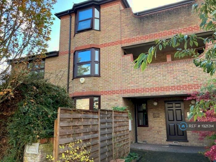 2 Bedroom Flat To Rent In Beckton, London, E6