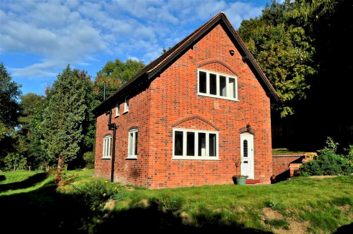 3 Bedroom Detached House For Sale In Bisham, Berkshire, SL7