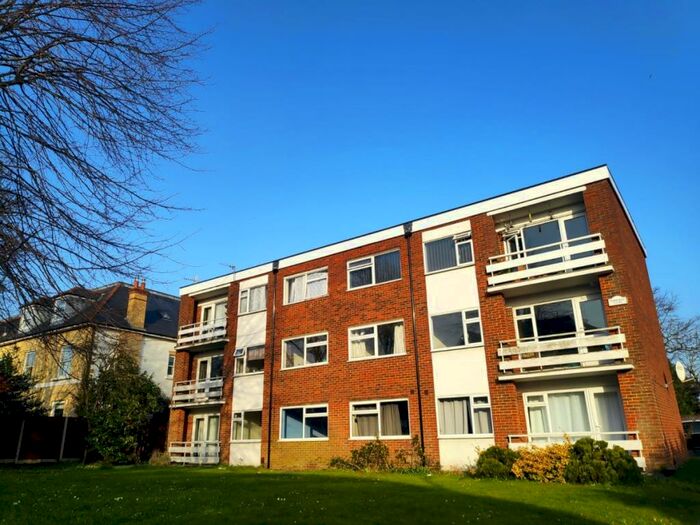 2 Bedroom Apartment To Rent In Ladbroke Road, Redhill, RH1