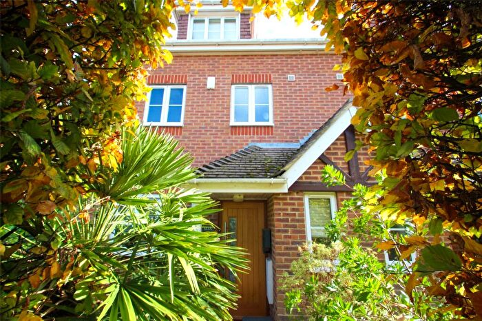 3 Bedroom Terraced House For Sale In Newtown Road, Warsash, Southampton, Hampshire, SO31