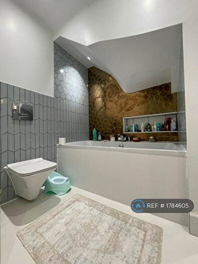 1 Bedroom Flat To Rent In Ford Close, London, E3