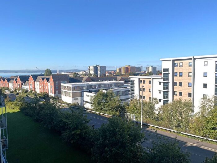 3 Bedroom Apartment For Sale In Avenel Way, BH15