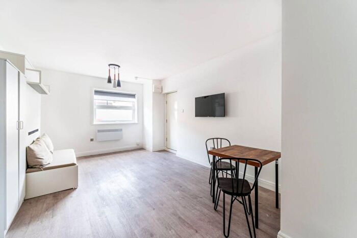 Studio To Rent In Beulah Road, Thornton Heath, CR7