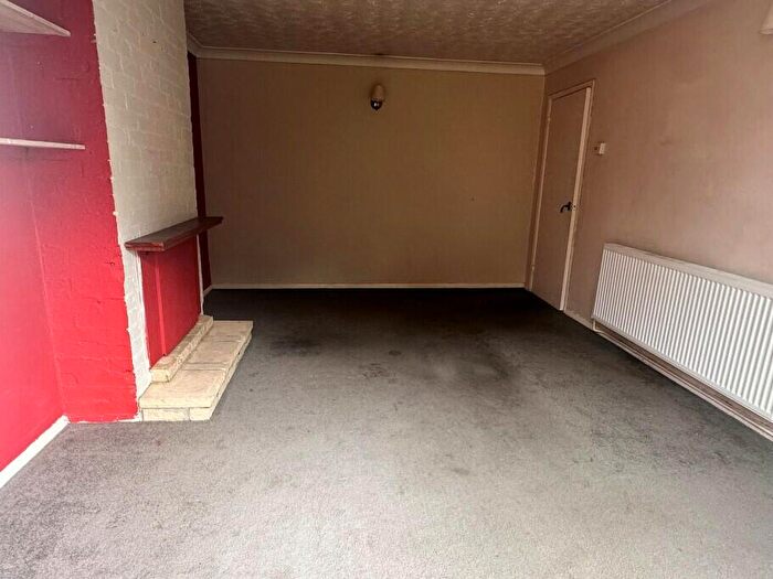 2 Bedroom Bungalow For Sale In Keswick Gardens, Woodley, Reading, Berkshire, RG5
