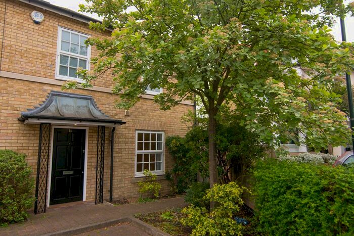 3 Bedroom Detached House To Rent In Church Avenue, East Sheen, London, SW14