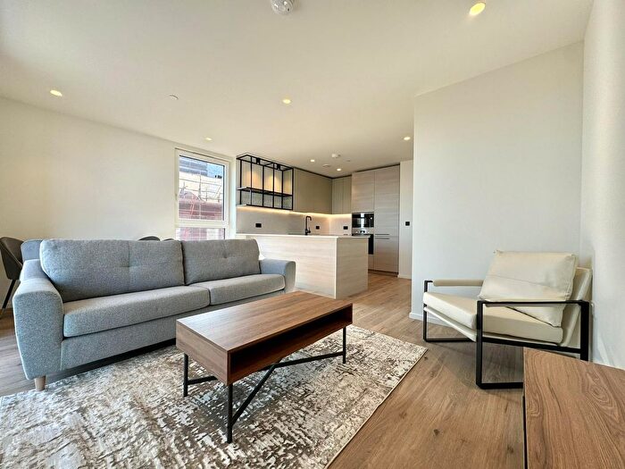 2 Bedroom Flat To Rent In Bowline House, Hemlock Street, Heron Wharf, London, E14