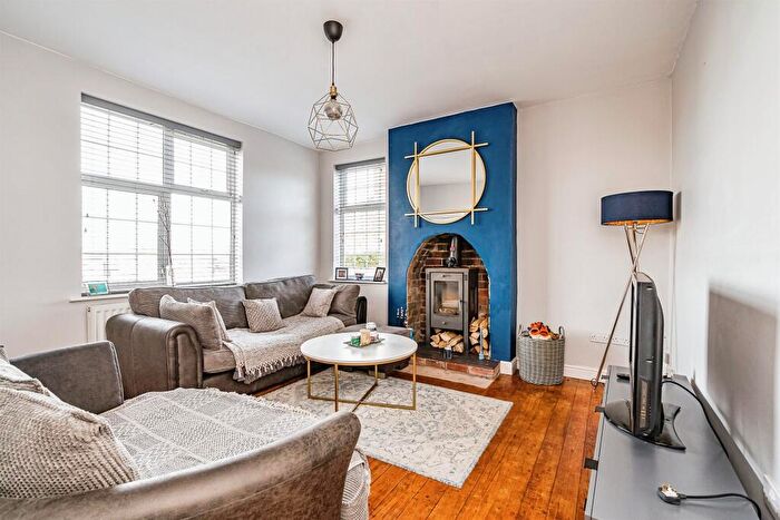 2 Bedroom Semi-Detached House For Sale In Deepdale Lane, Dudley, DY3
