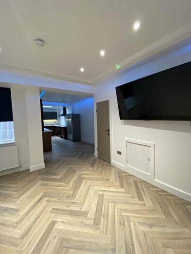 6 Bedroom Terraced House To Rent In Braemar Road, Manchester, M14