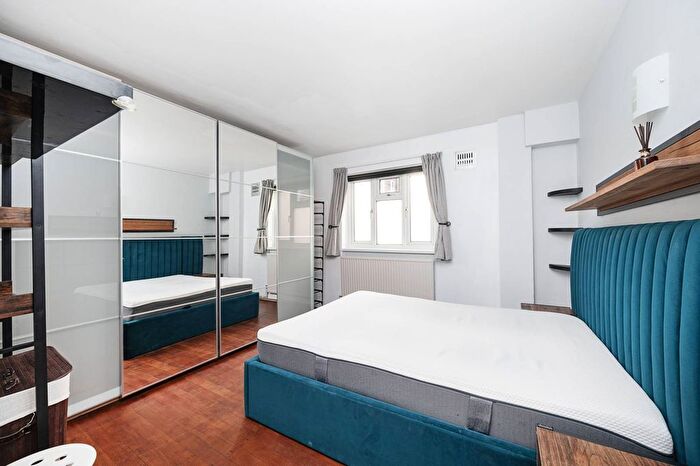 2 Bedroom Flat For Sale In Lea Bridge Road, Leyton, London, E10