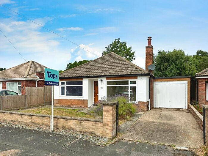 2 Bedroom Detached Bungalow For Sale In Wiseholme Road, Skellingthorpe, LN6